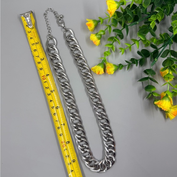 Vintage Chunky Silver Chain Style Statement Necklace - Picture 2 of 6